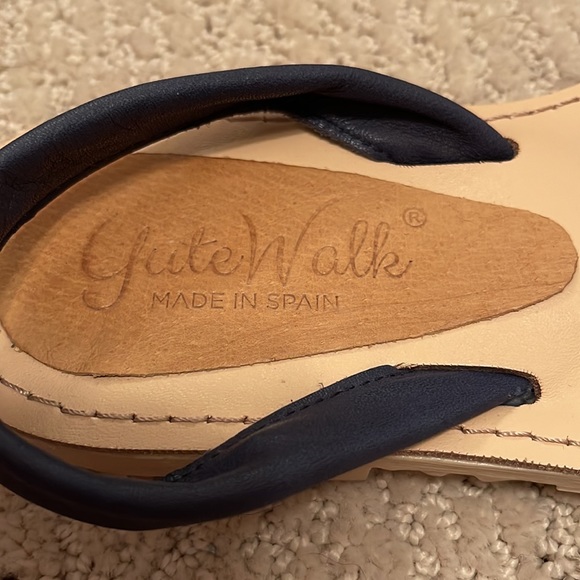 Navy sandals. Like new - Picture 3 of 3